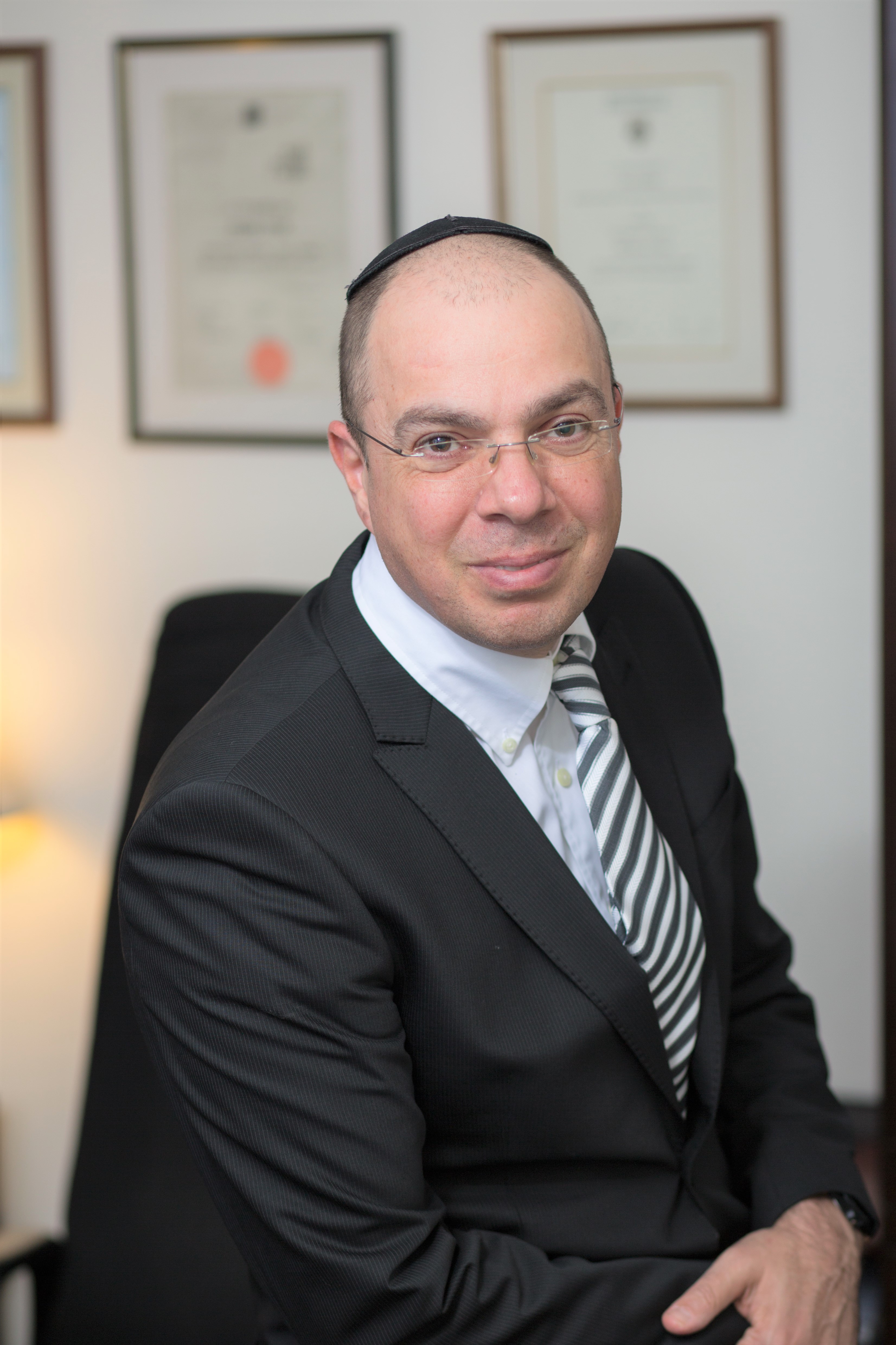ד"ר אורן שבת
