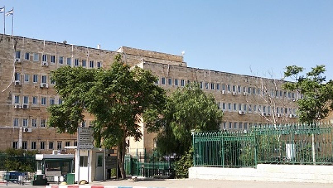 עתירה לבג"ץ: לחייב את העיריות לפרסם מראש את כוונתן להתקשר ללא מכרזים